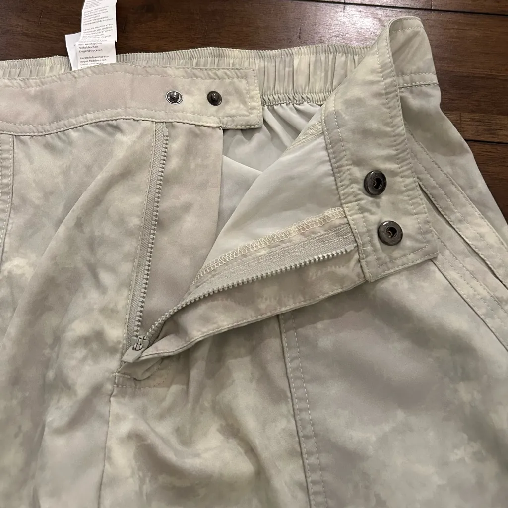 Fabletics Nylon Cargo Jogger Dried Sage Cargo Texture Size Medium - Image 13