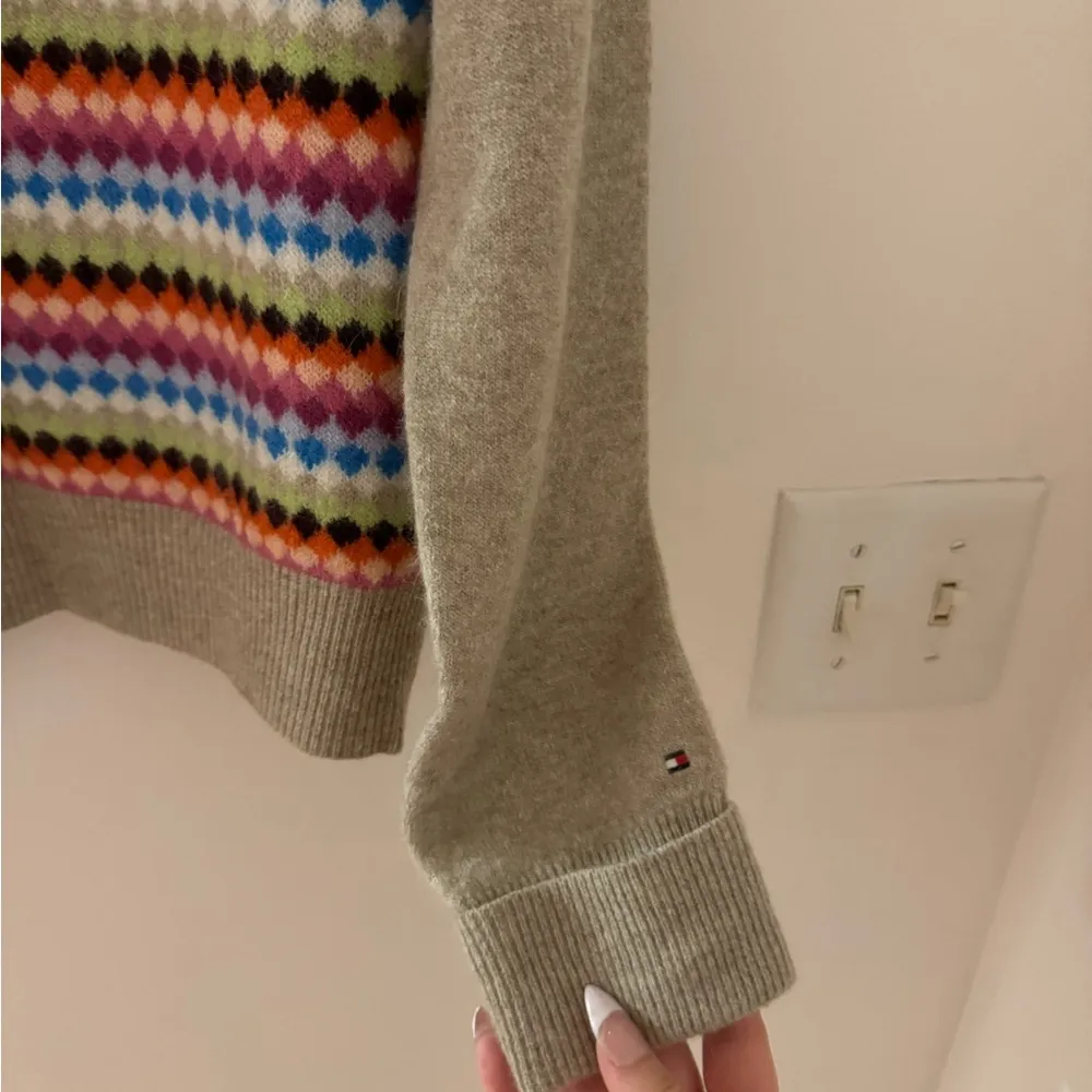 Tommy Hilfiger  wool blend spring colored turtleneck size L - Image 3