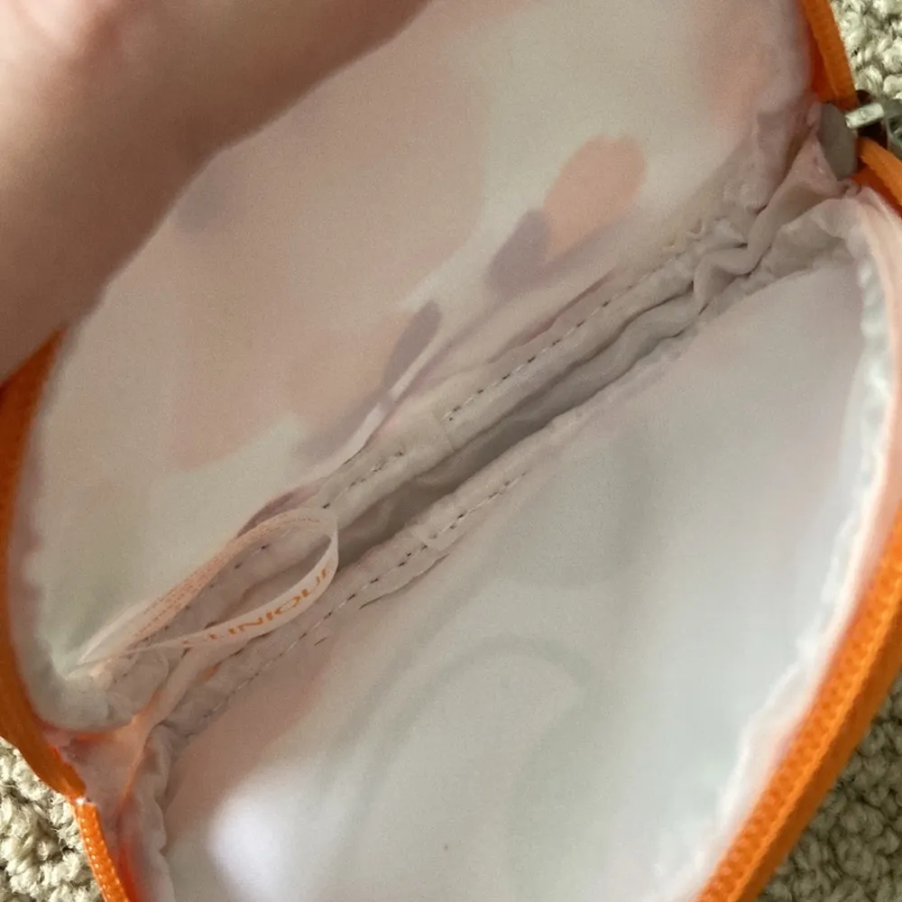 NEW Clinique Coin Purse Zip Around Mini Bag Floral Orange White NWOT - Image 4