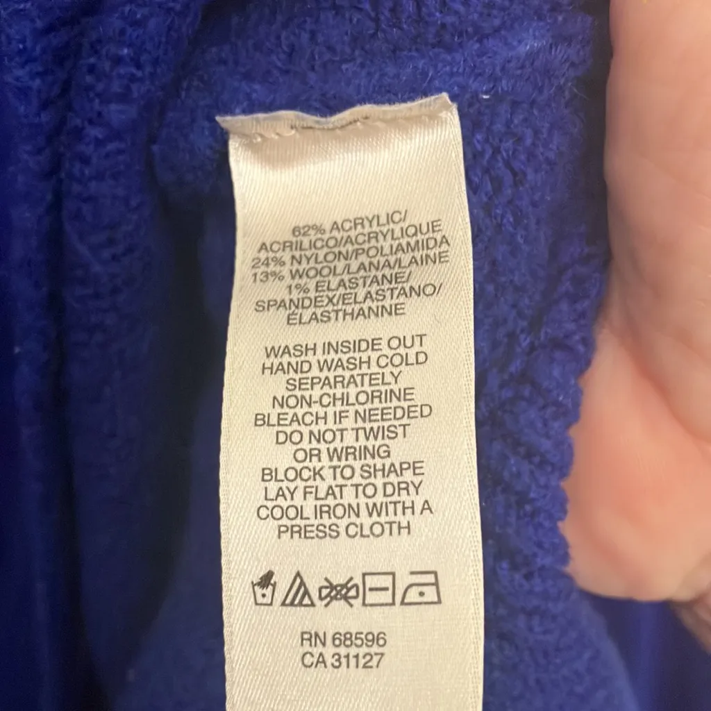 FINAL MARKDOWN Dkny jeans sweater medium - Image 4