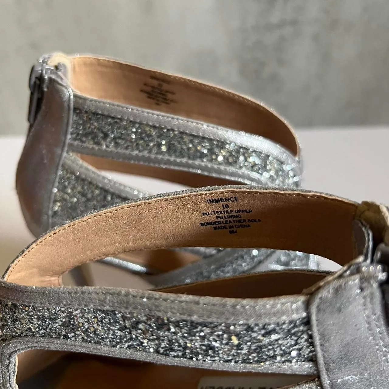 Steve Madden Silver Glitter Glam Heels Size 10 - Image 5