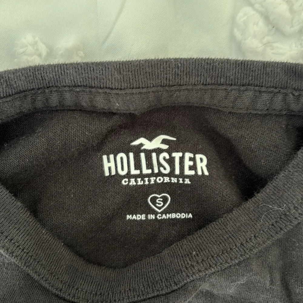 hollistet tee size S - Image 2