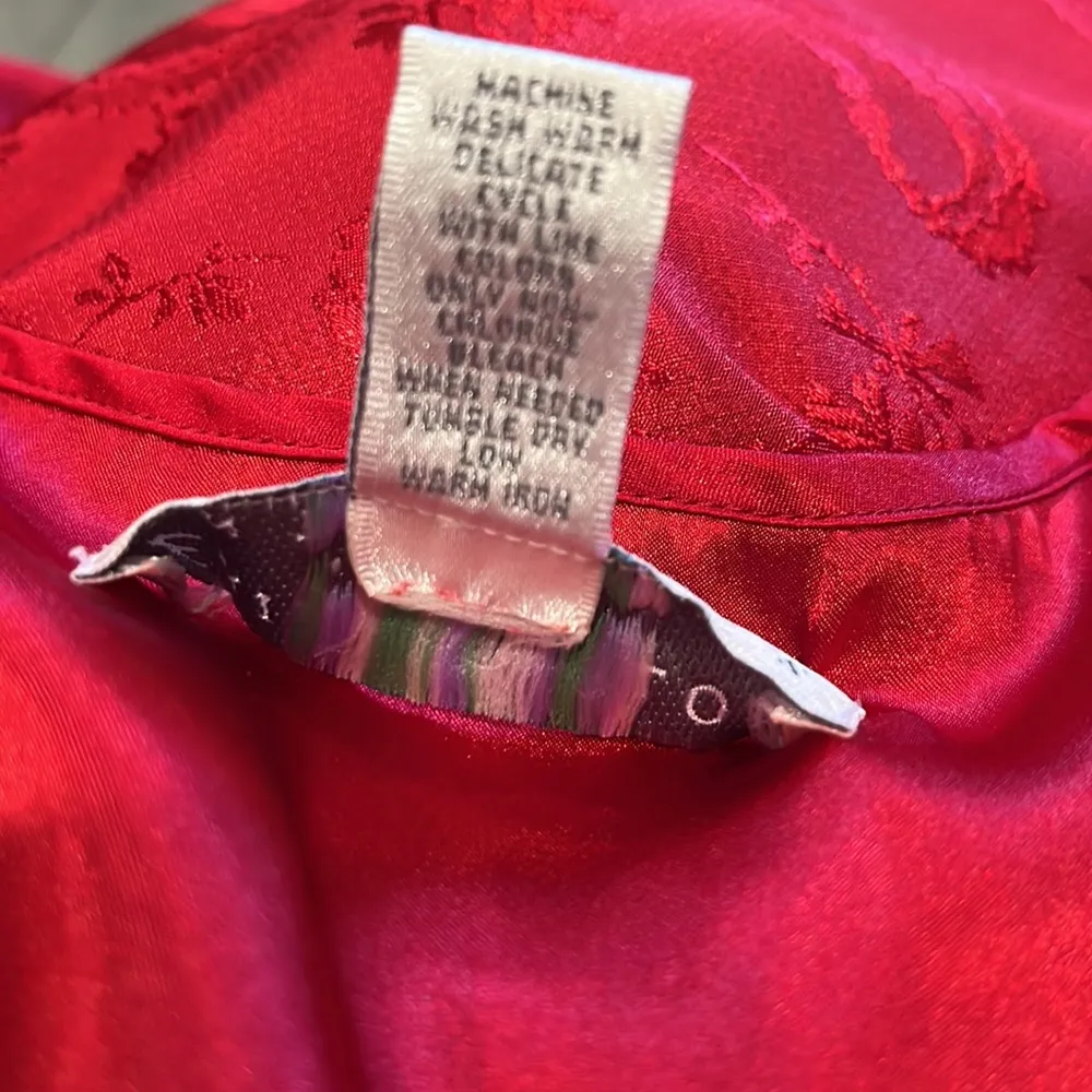 Vintage Erika Taylor Intimates Sleep Shirt Red Floral Scalloped Neck Trim Sz S - Image 9