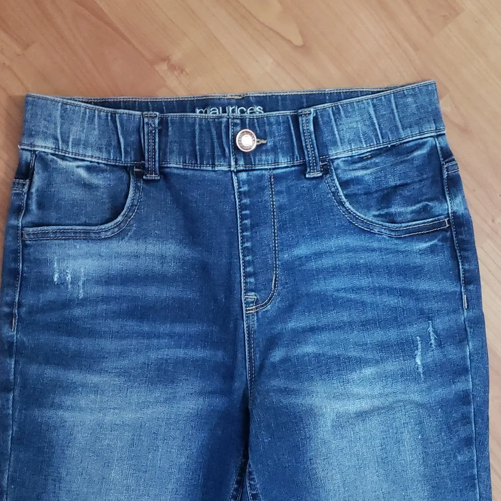 Maurices Super High-Rise Pull On Jeans Small - Image 4