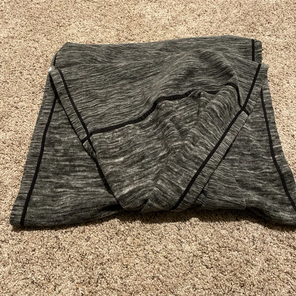 Mountain Hardwear Gray and black  Infinity wrap - Image 2