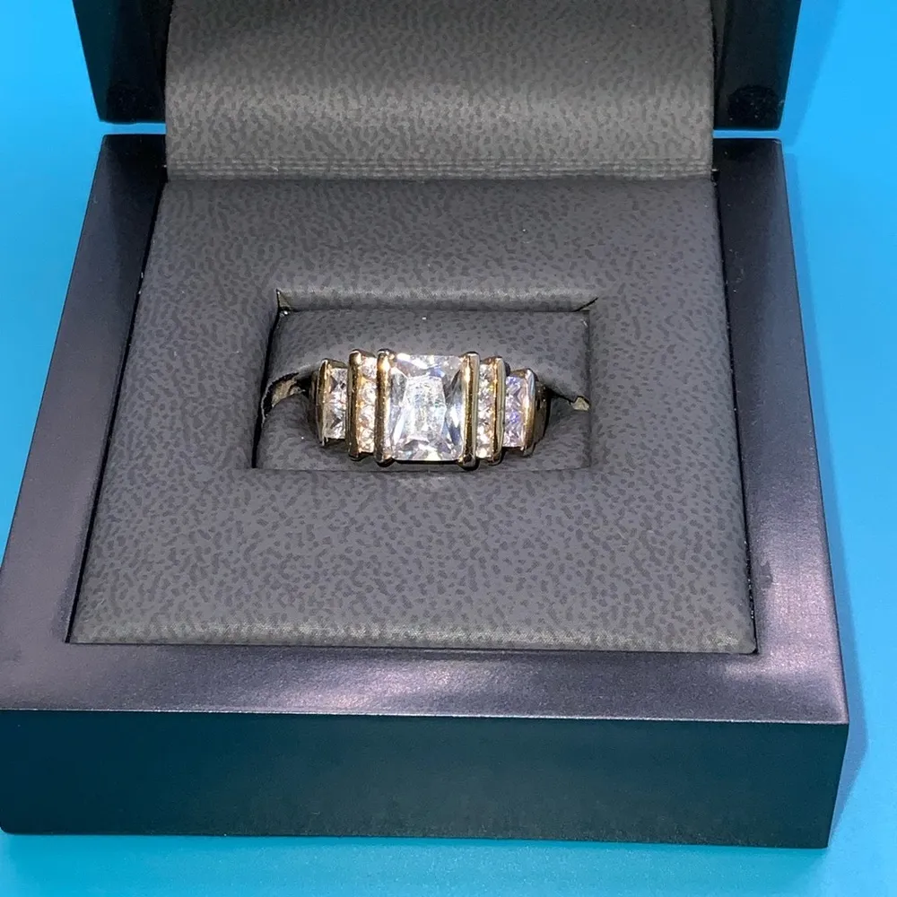 Vintage FAS Yellow Gold & CZ’s Cocktail Ring Stamped Size 8 - Image 2