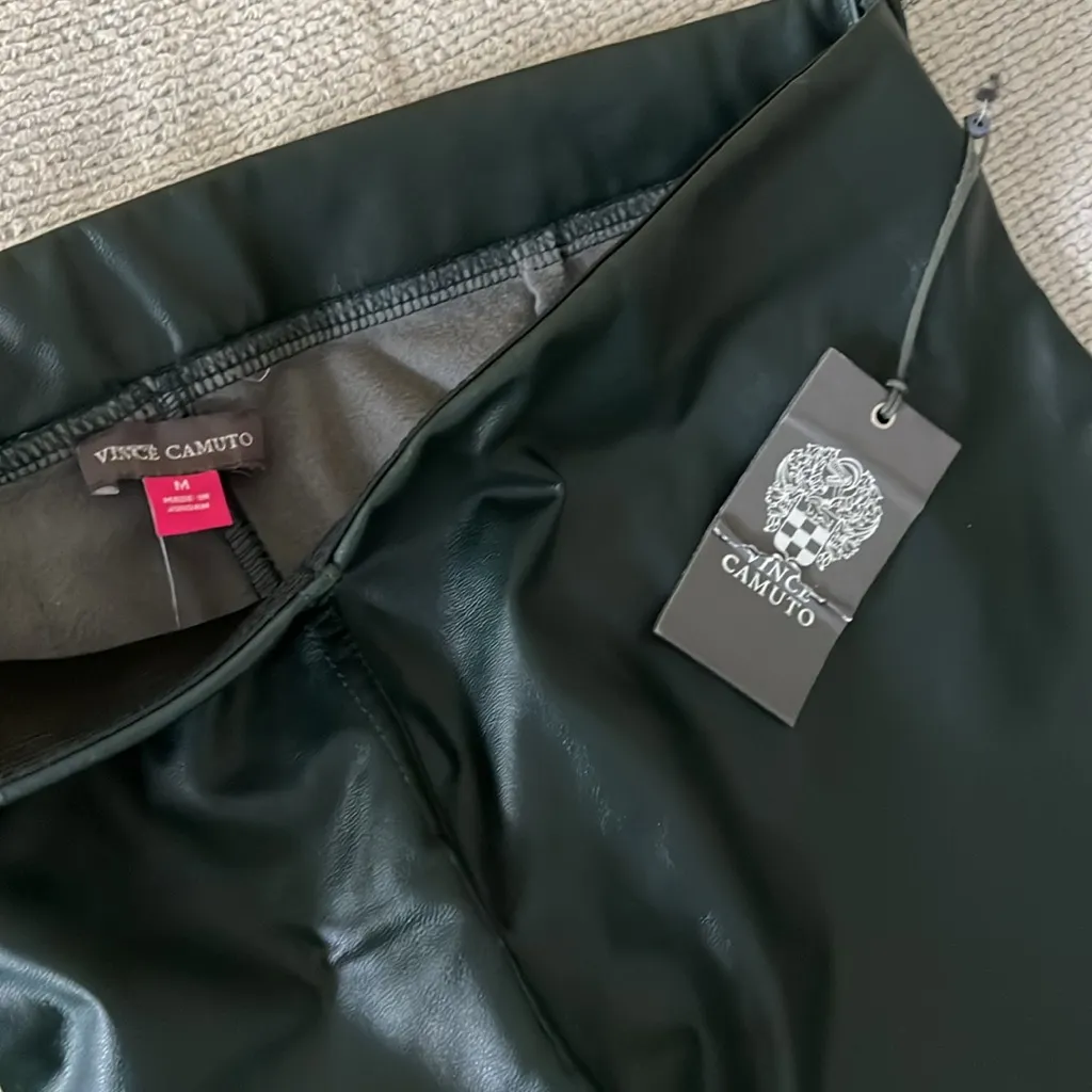 Vince Camuto 💚 - Image 3