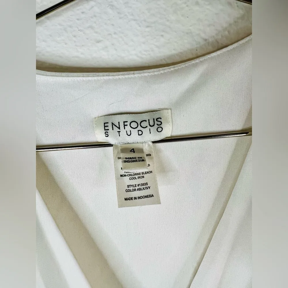 Enfocus Studio White and Black Sheath Dress with Ruched Top Open Ruffle Size 4 - Image 5