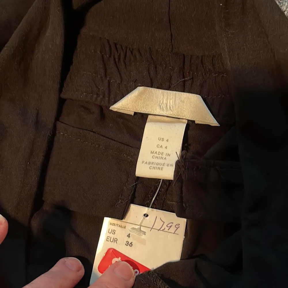 2 for $10 or $15 Hm linen maternity shorts black - Image 2