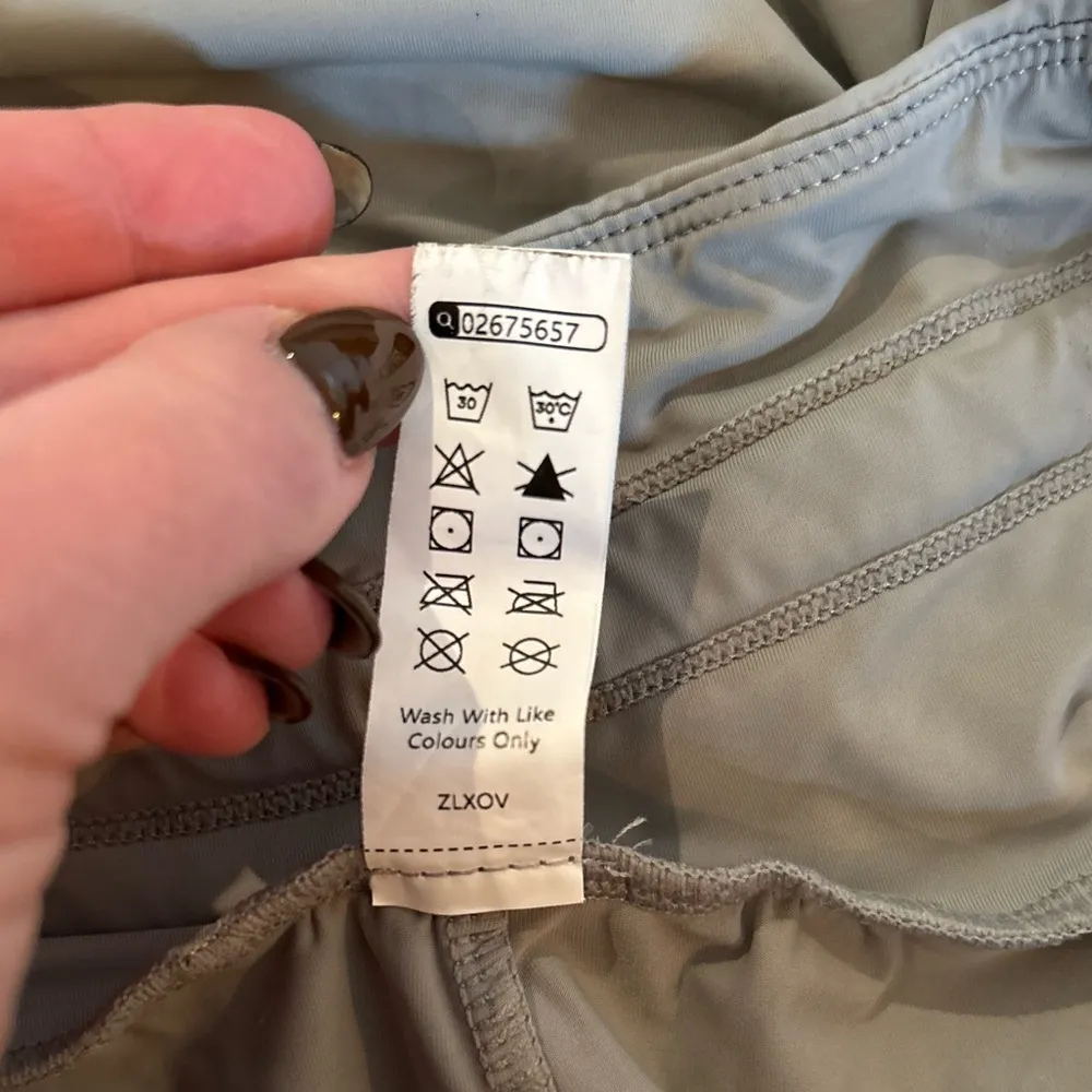 Halara Halotek pants size large gray midrise side pocket pants wide leg crop - Image 6