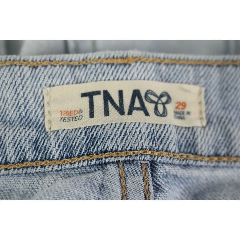 ladies TNA jean shorts size 29 - Image 4