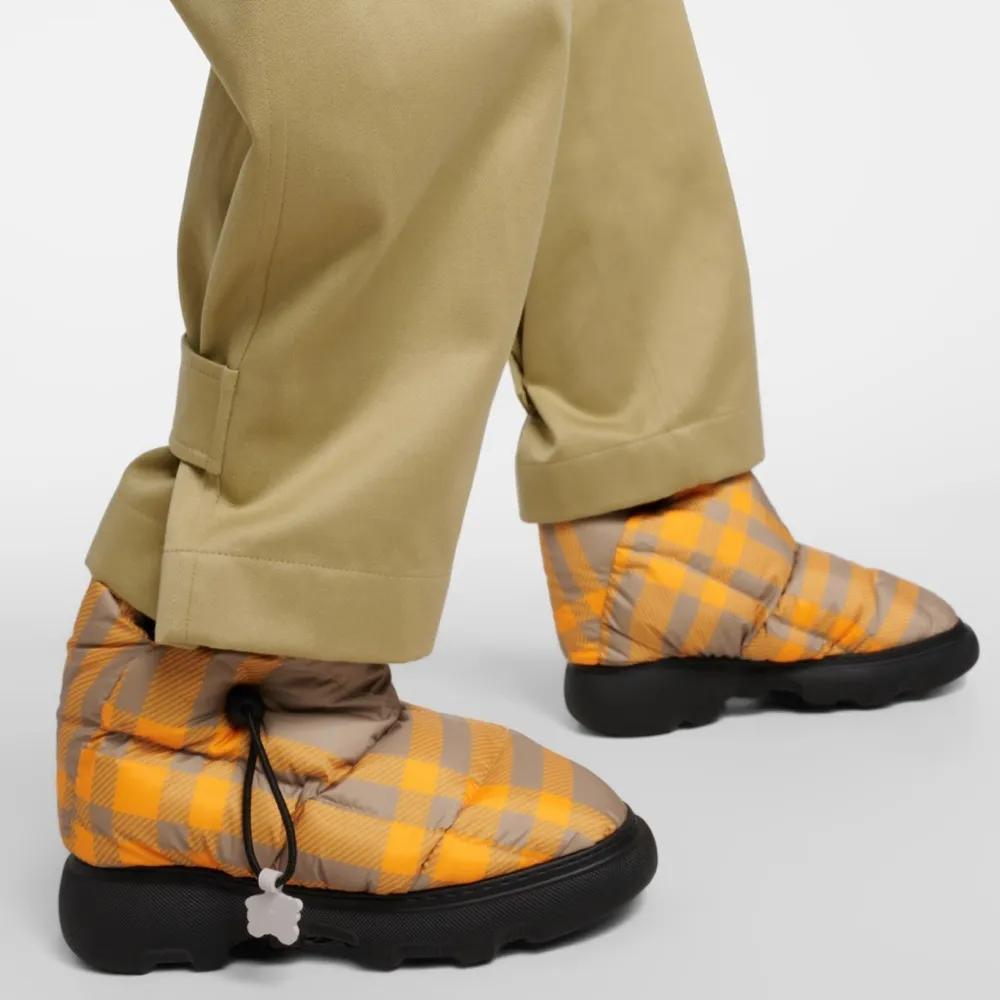 Burberry Check Pillow Padded Snow Boots, Size 40 NEW in Box $1,050 +DustBag - Image 2