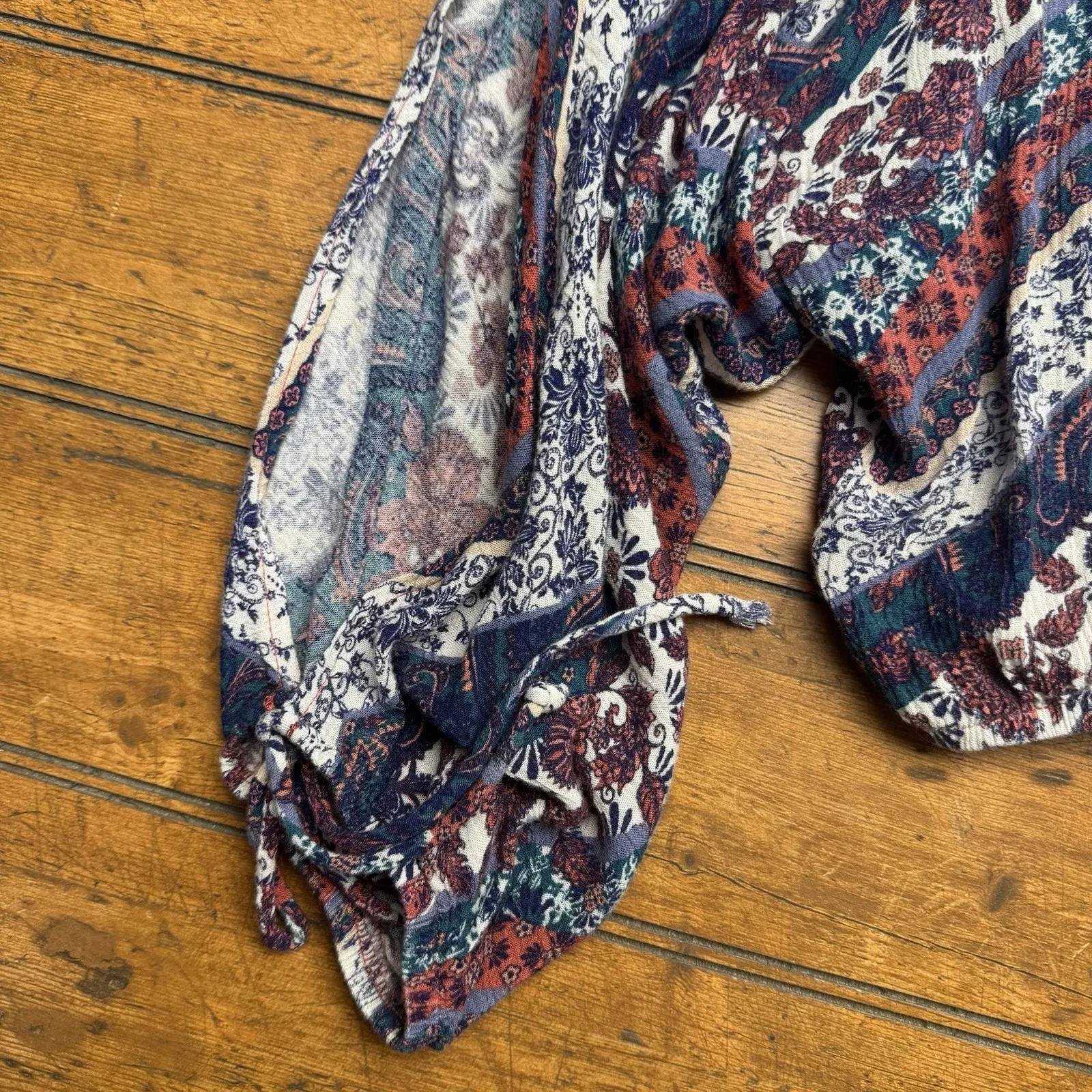 Self Esteem Womans Blouse Sz L Boho Peasant Lightweight Sleeves With Cutout Crop - Image 6