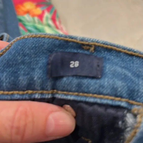 Gap women’s size 28‎ button fly denim skirt - Image 4