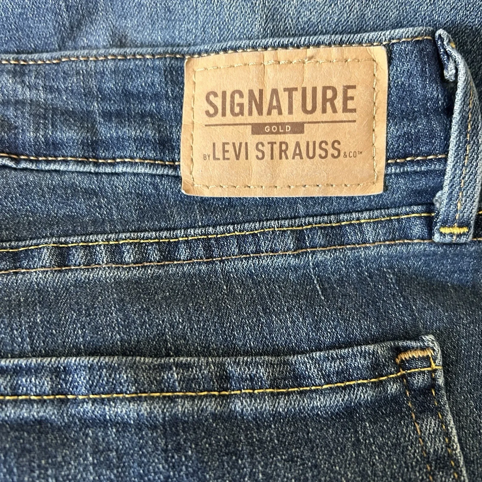 Signature Gold by Levi Strauss Soft MidRise Skinny Medium Wash Stretch Jeans 14S - Image 7