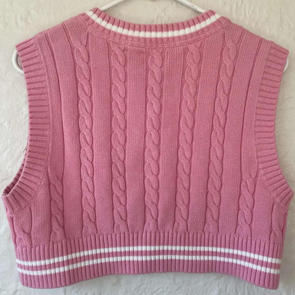 Tommy Hilfiger pink / white cotton cable-knit sweater vest, vneck; size M - Image 4