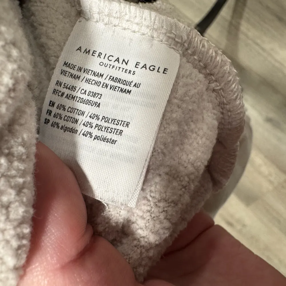 AE Fleece Oversized Vintage Crew Neck Sweatshirt Size Medium - Image 9