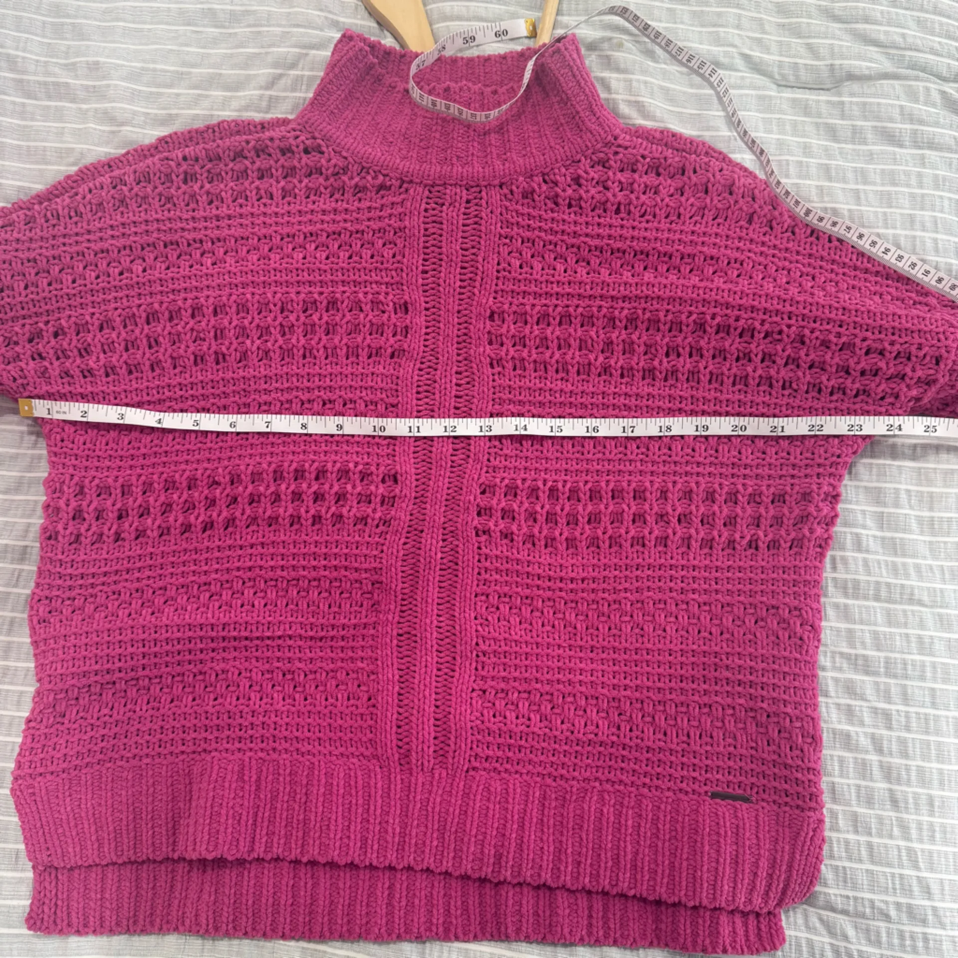 Hot Pink Abercrombie and Fitch Chenille Mock Neck Sweater Medium - Image 6