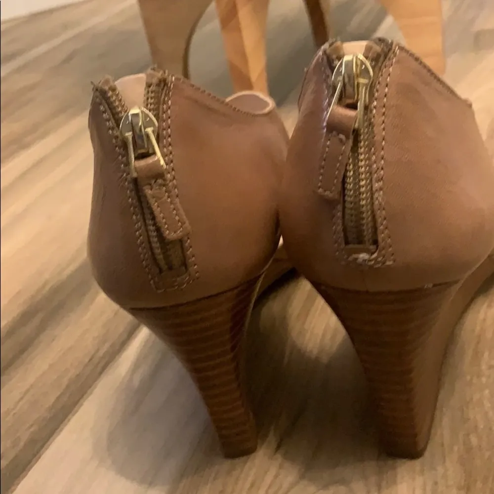 Franco Sarto Open toe wedge shoes - Image 4