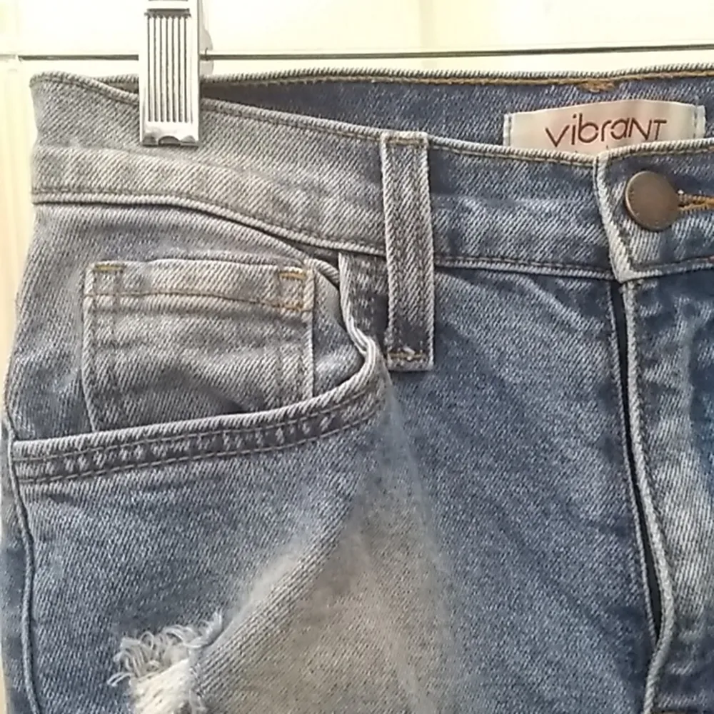 FINAL MARKDOWN Juniors' vibrant MiU Distressed Jeans (3/W25) - Image 5