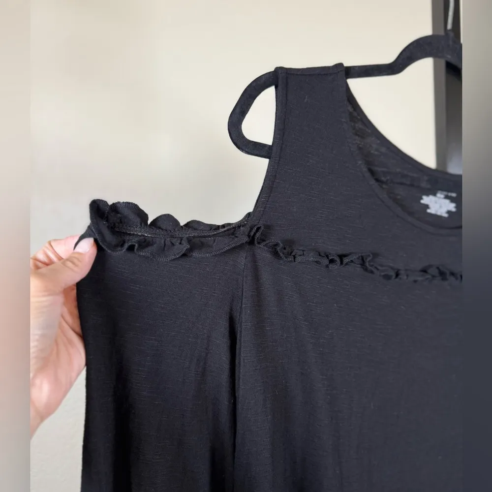 Lane Bryant Cold Shoulder Ruffle Sleeve Black Plus Size 22/24 Feminine Flowy Top - Image 4