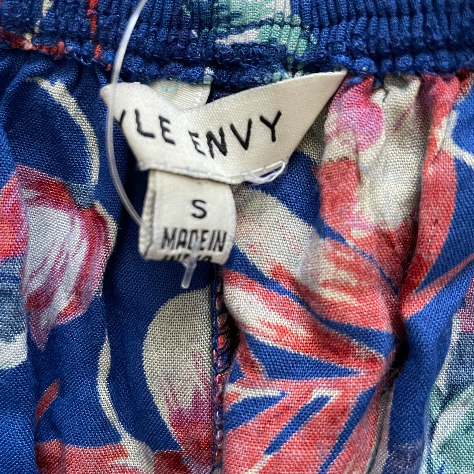 Style  Floral Off The Shoulder Blue Purple Red White Crop Top Size Small - Image 6