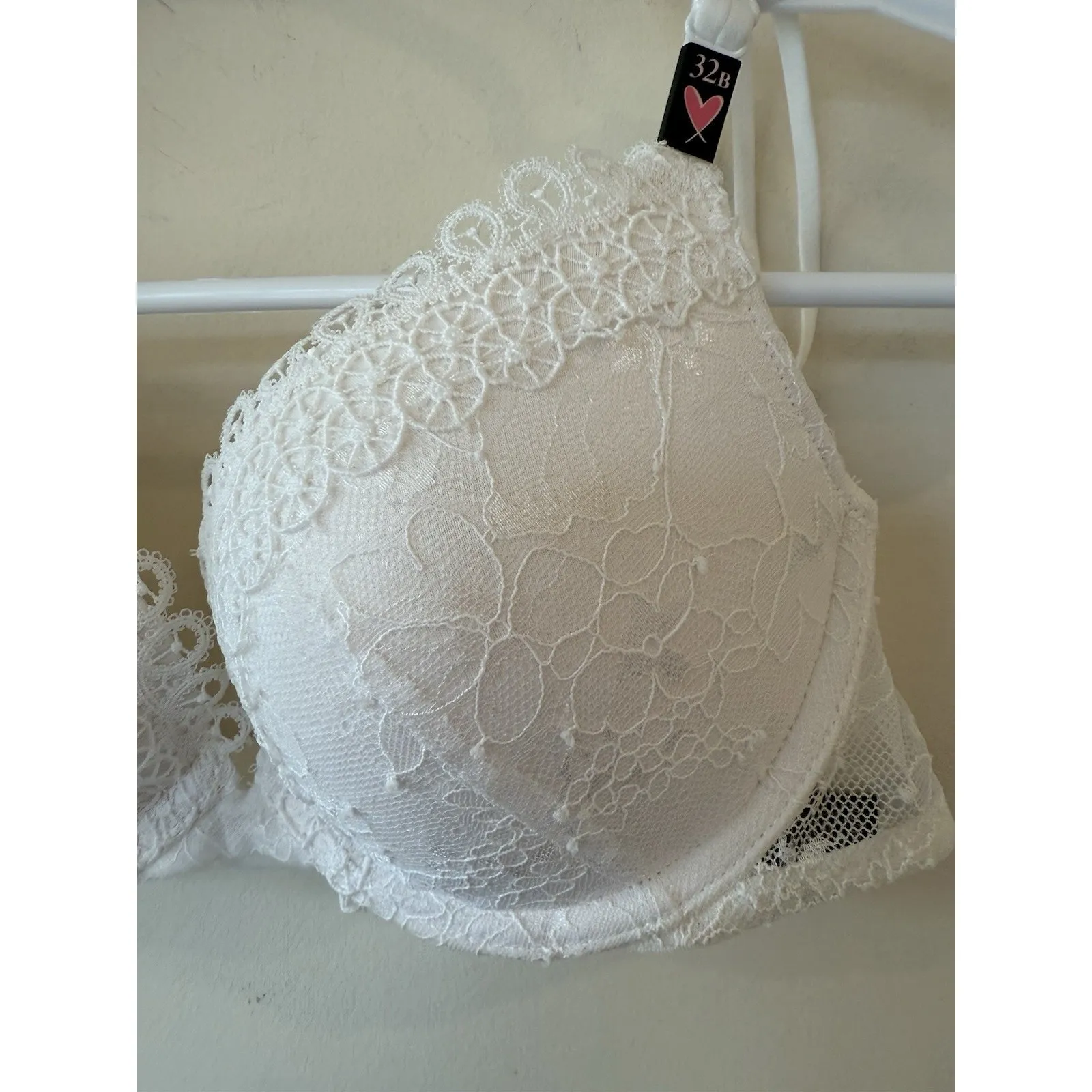 Bra Womens 32B White Lace Balconette Bra Push up 4 Hook Eye Closure Adjustable Size undefined - Image 3