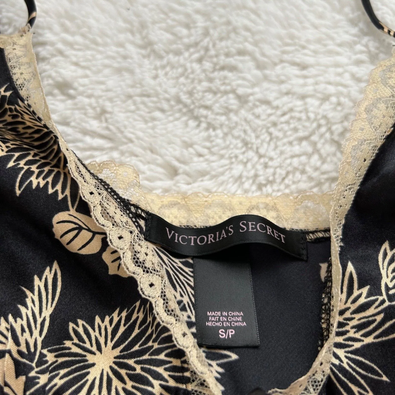 Victoria Secret Women's Black Floral Lace‎ Front Tie Sleep Cami Size Small - Image 5