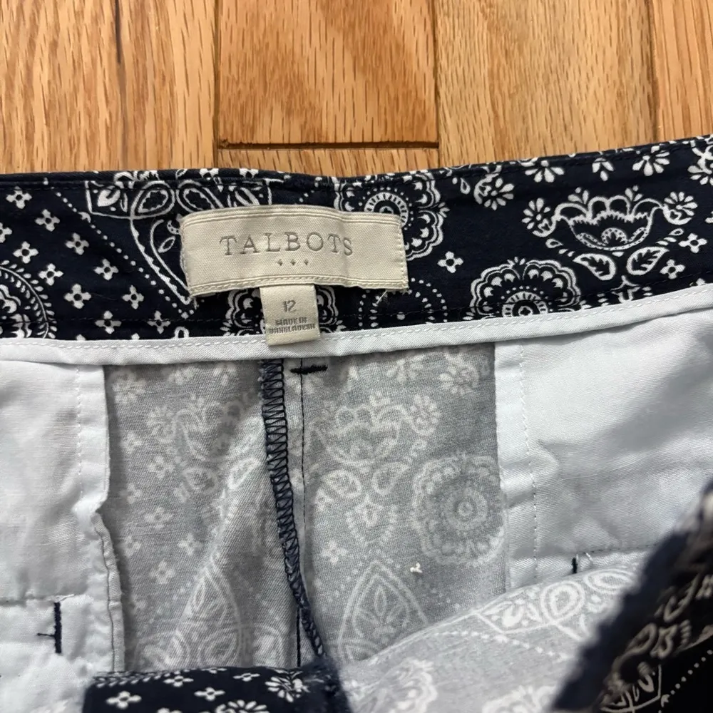 Talbots Navy and White Medalion Pants Size 12 NWT - Image 4
