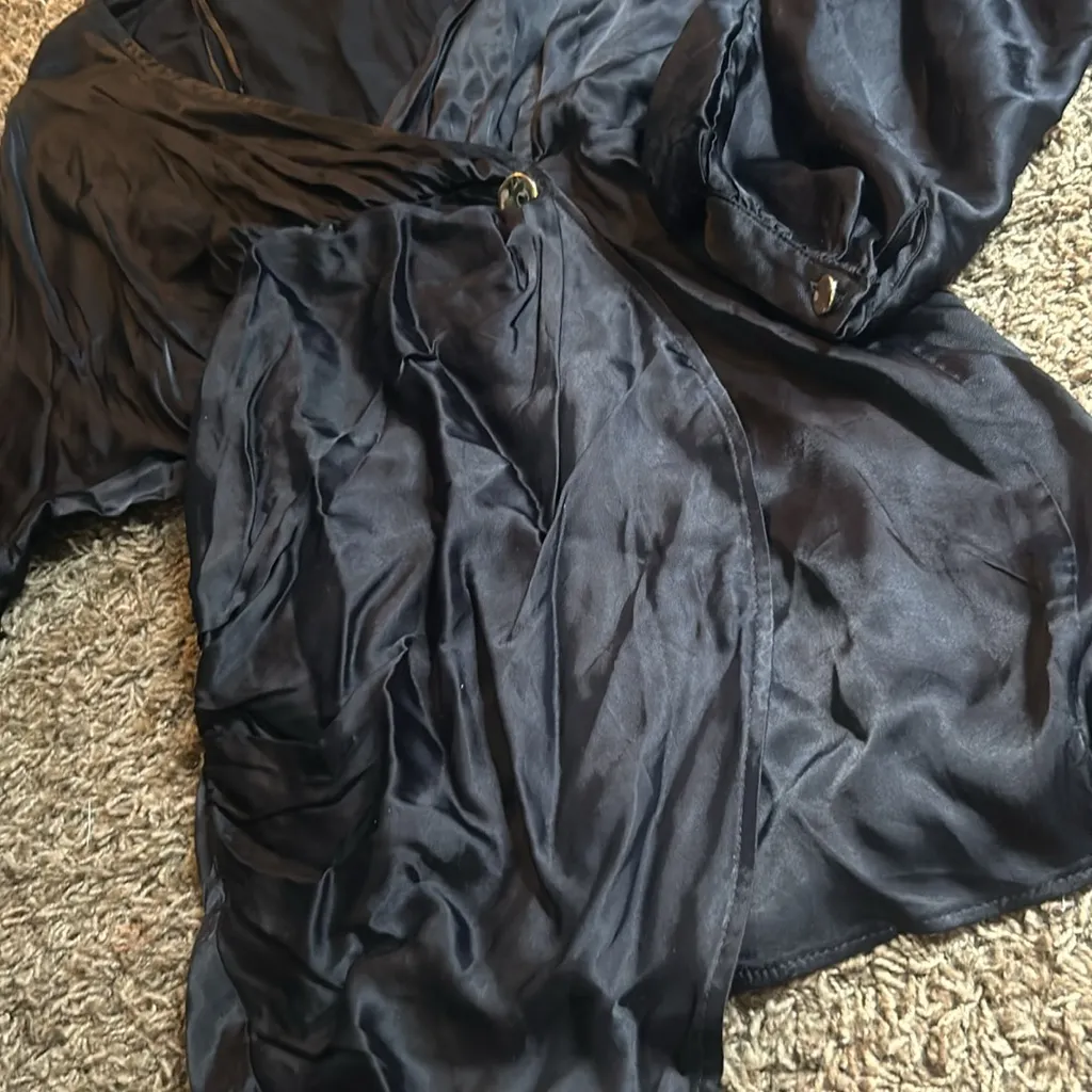 NEW‎ Zara Black Satin LS Gold Accent Wrap Mini Dress Size Small - Image 4