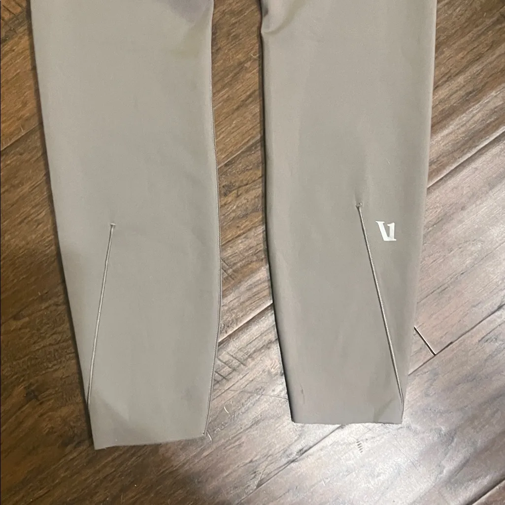 Vuori Taupe Evolve High-Waisted Leggings GUC - Image 5