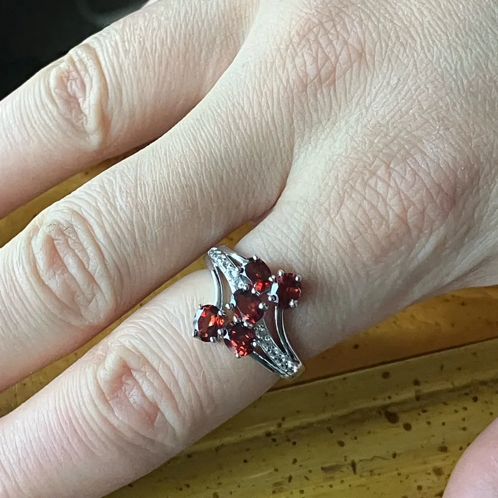 Natural Red Garnet Sterling Silver Cluster Ring Size 8 - Image 4