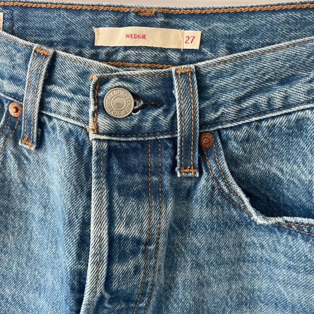 Levi’s Wedgie High Rise Straight Leg Jeans Size 27 | Classic Vintage Fit EUC - Image 2