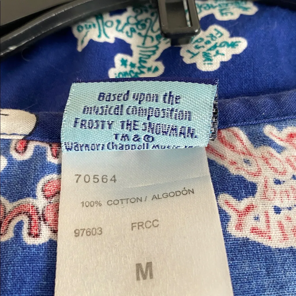 Frosty the Snowman Christmas Holiday Scrub Top Womens Medical Medium retro Blue - Image 6