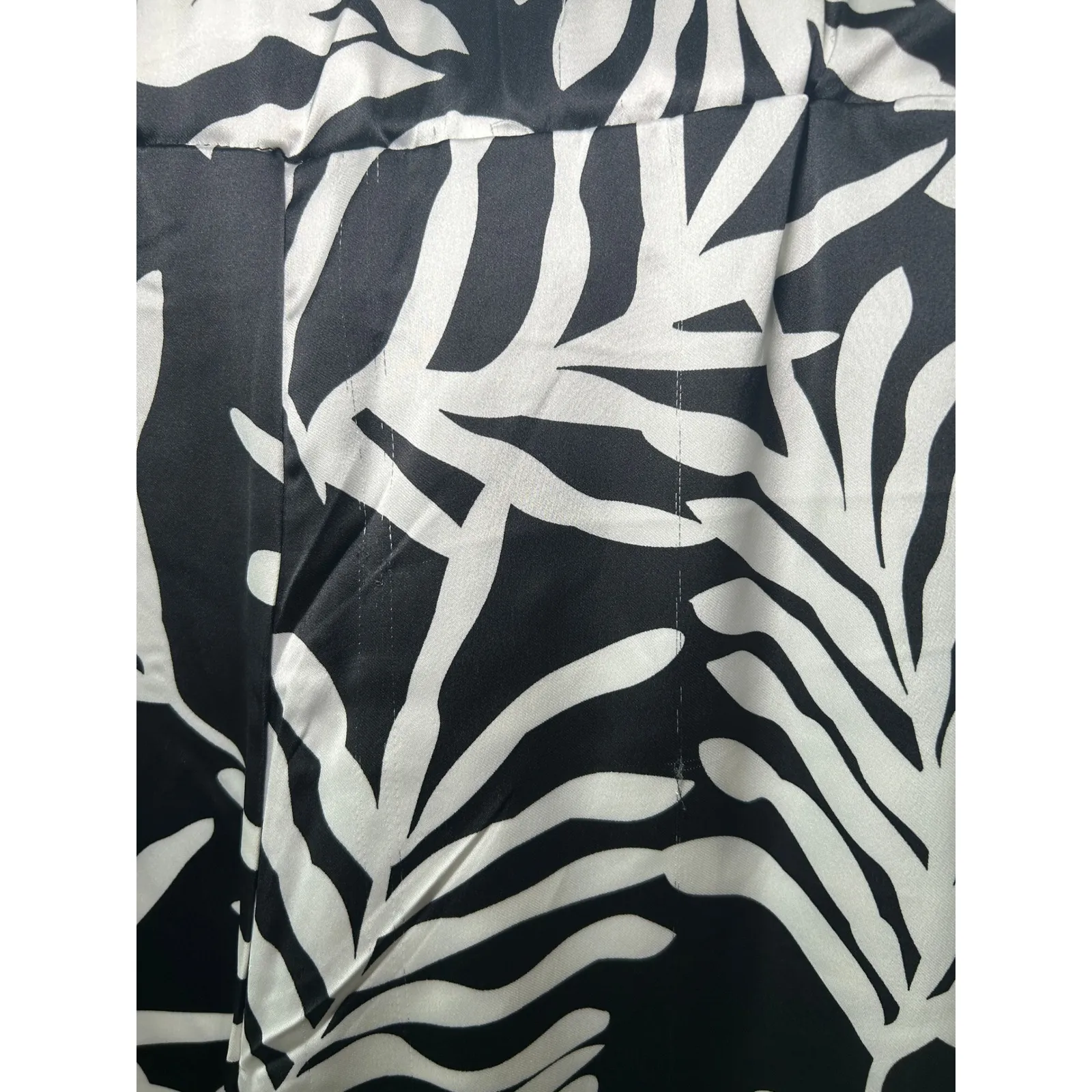 Sincerely Jules Wide Leg‎ Palm Print Satin Pants High Waist Tie Front Black L Size L - Image 4