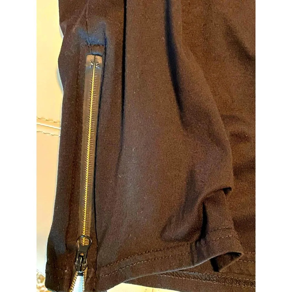 Henry & William Black with Gold Metallic Tape Short Sleeve T - Image 4