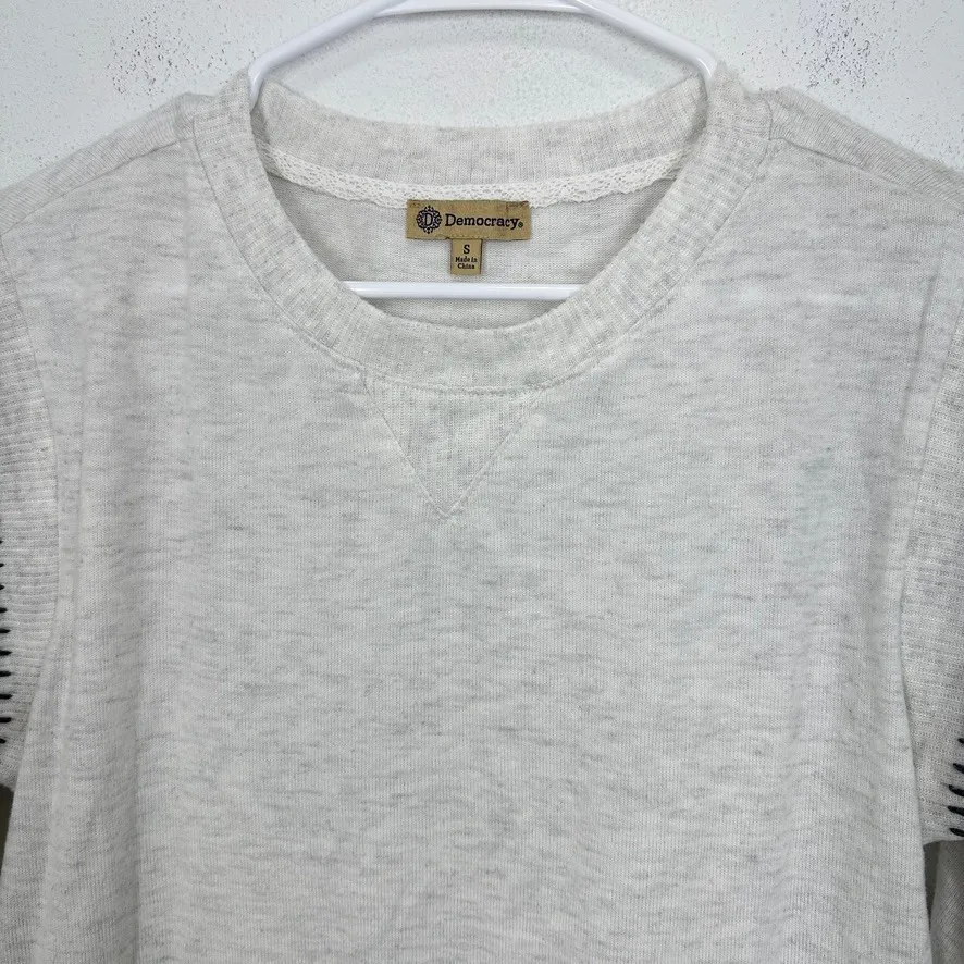 Democracy Womens Sweatshirt Cream Stitch Detail Pullover Top Size S NWT Soft - Image 4
