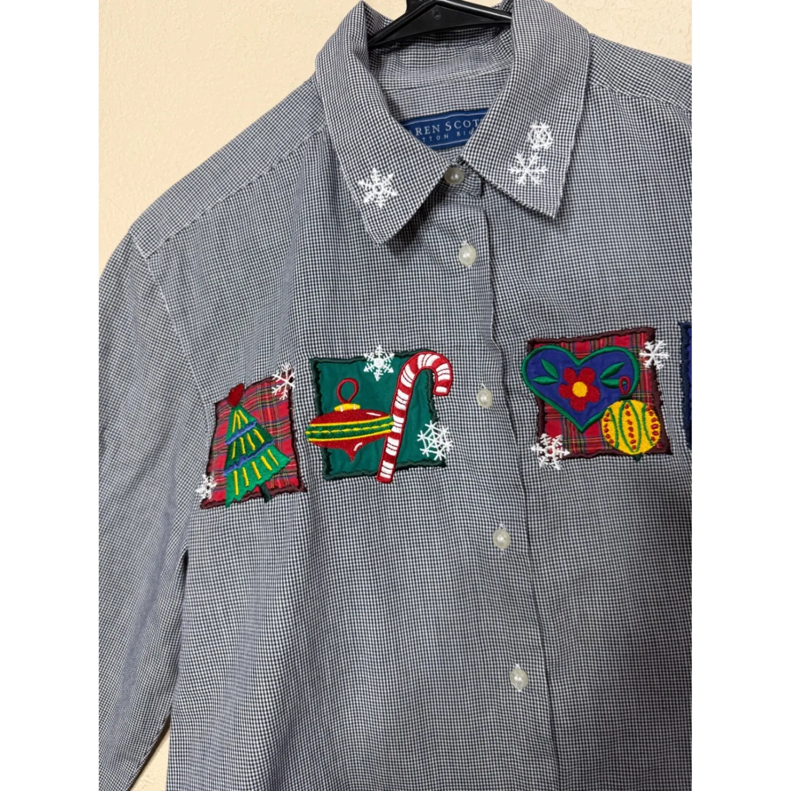 Vintage Karen Scott Button Up Shirt Blue White Gingham Christmas Applique size L - Image 3