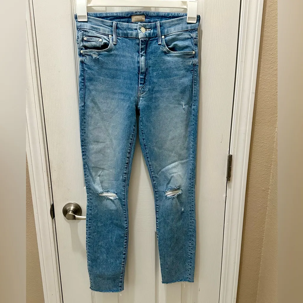 MOTHER High waisted Looker ankle fray jeans drinking by the pool wash size 26 Blue - Image 14