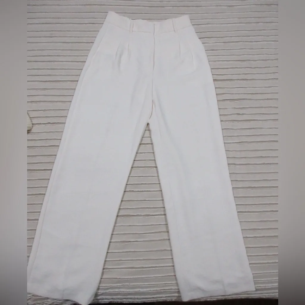 Aritzia  Effortless Pant in Light Birch - Image 5