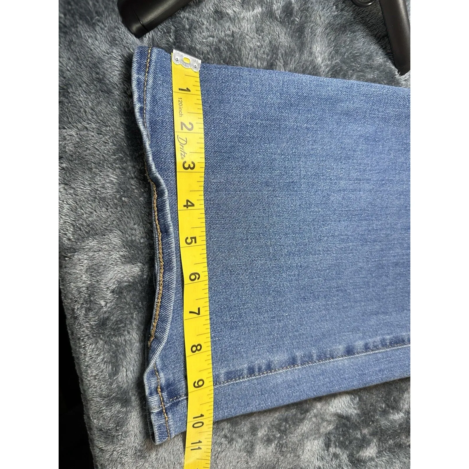 Old Navy Mid-Rise Wow Boot-Cut Jeans Size 24 - Image 3