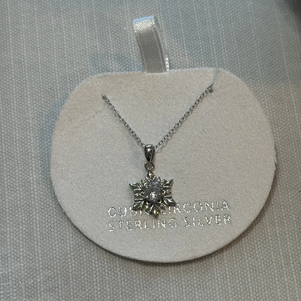 NWT Snowflake Cubic Zirconia 18inch Pendant Necklace Sterling Silver Ornament - Image 13
