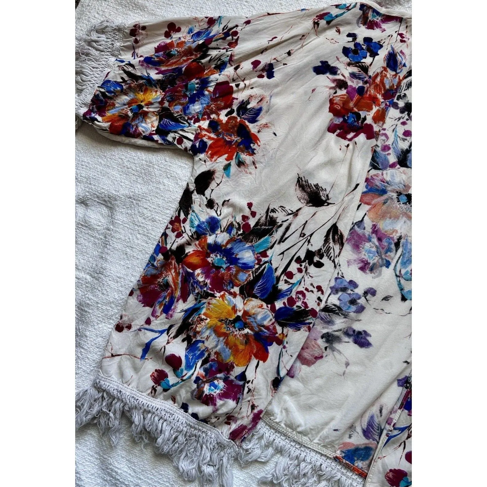 Umgee USA White Floral kimono with fringe, size‎ Large. - Image 4