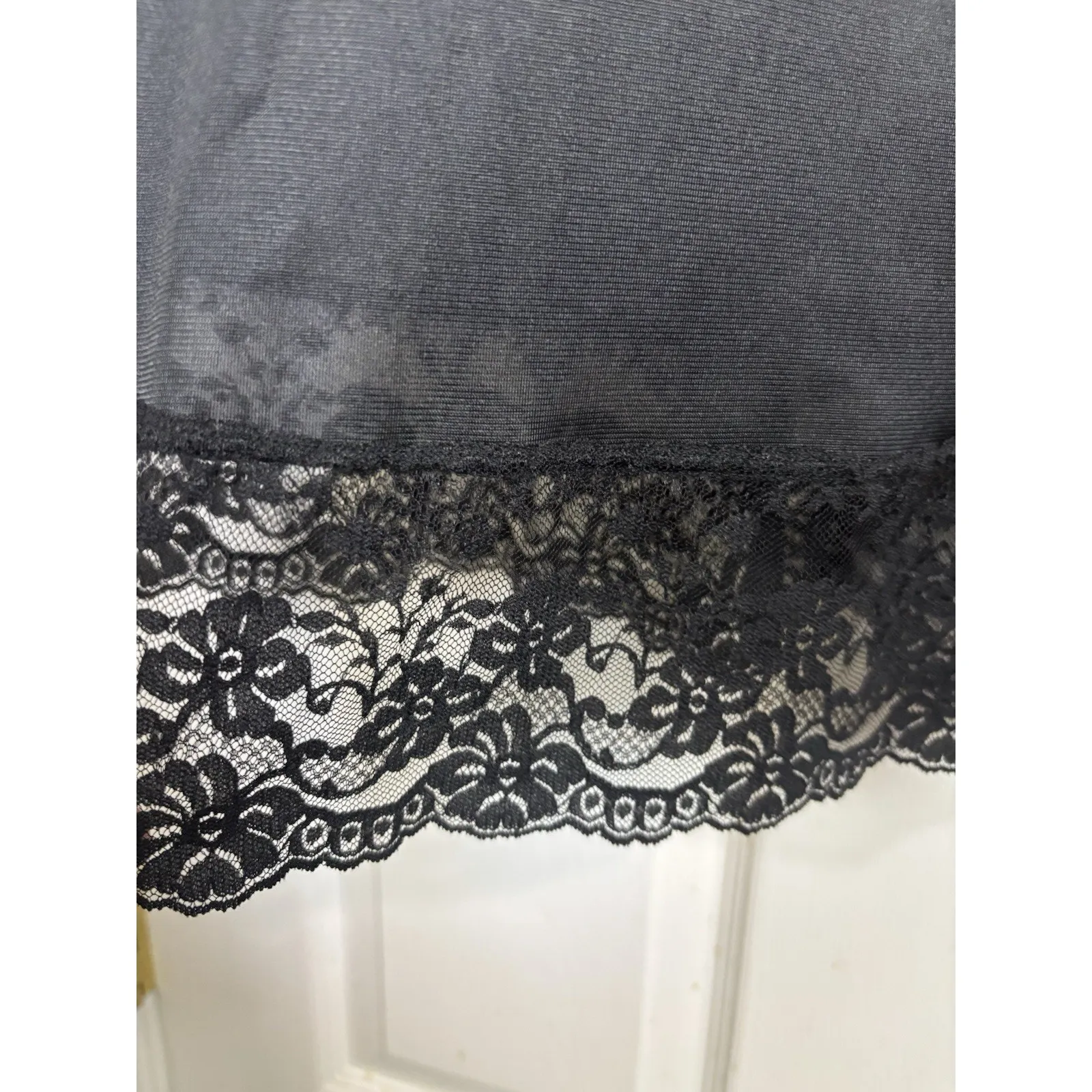 Vtg Ashley Taylor Black Nylon Floral Lace Slip Dress Nighty Size 34 FLAW Gothic - Image 4