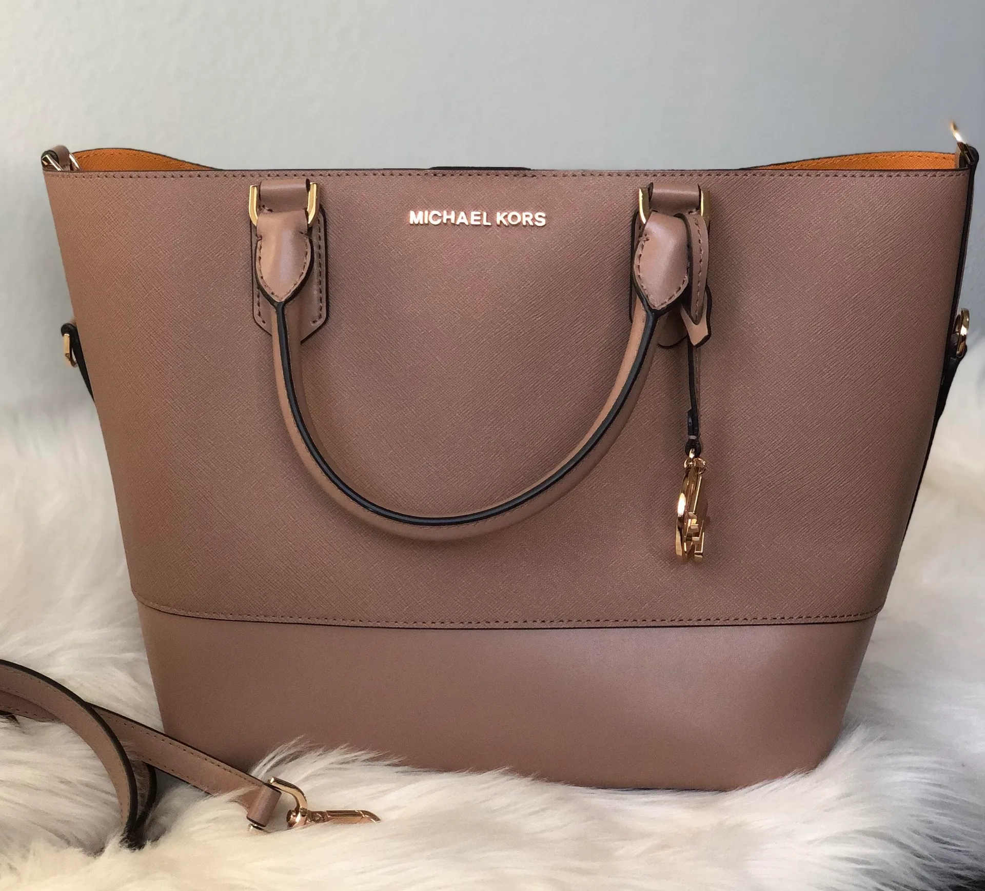Michael Kors Trista Large Handbag - Image 3