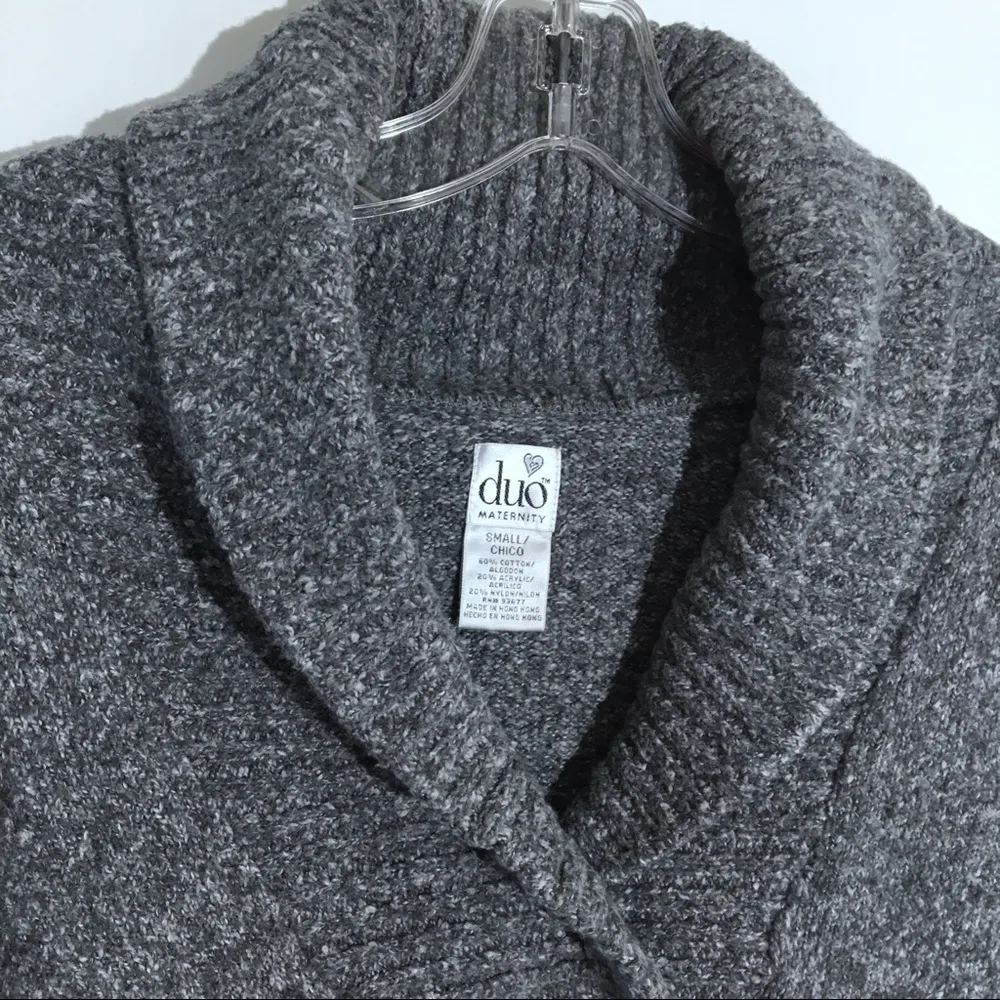 Duo Maternity Gray Short Sleeve Sweater Size undefined - Image 2