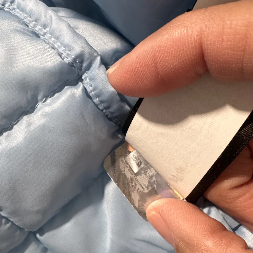 The North Face Women's XS Puffer Hooded Winter Snow Activewear Jacket - Image 5