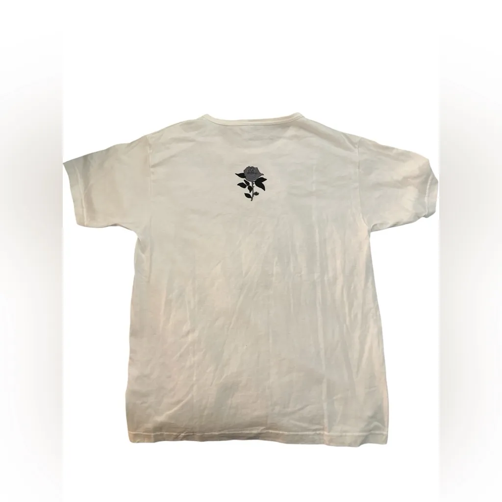 Vintage Volunteer Knit Apparel White Tee with Embroidered Black Floral Design Size M - Image 2