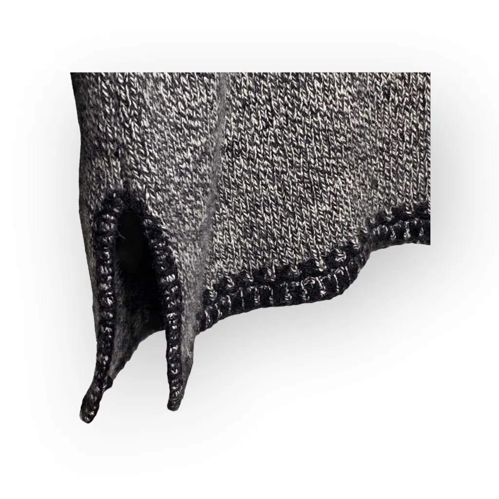 Vintage 90’s: Bloomingdale’s Y2K ᯾ Cozy Cashmere V Neck Knit Whipstitch Sweater Gray Size M - Image 9