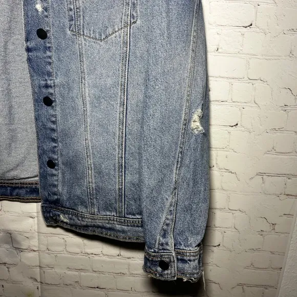 VICI Los Angeles Influencer Denim Jacket Oversized Distressed Light Wash Blue M Size M - Image 7